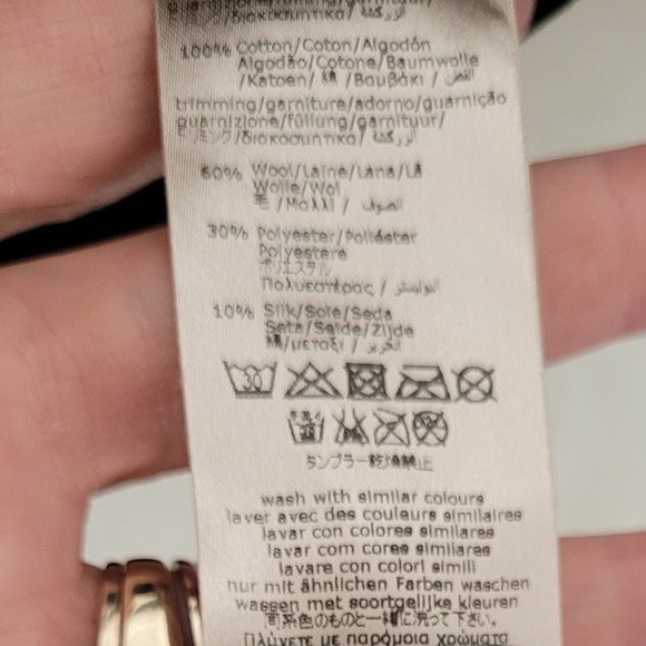 Burberry black and classic plaid short skirt. Waist 14’ and 16’ in length - Picture 5 of 8